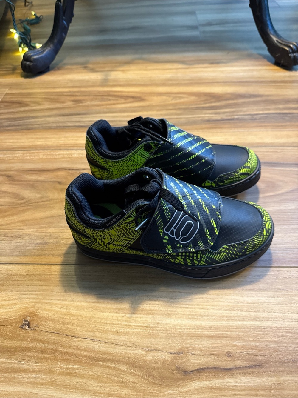 Five Ten Freerider ELC psychedelic green mountain bike athletic shoes
